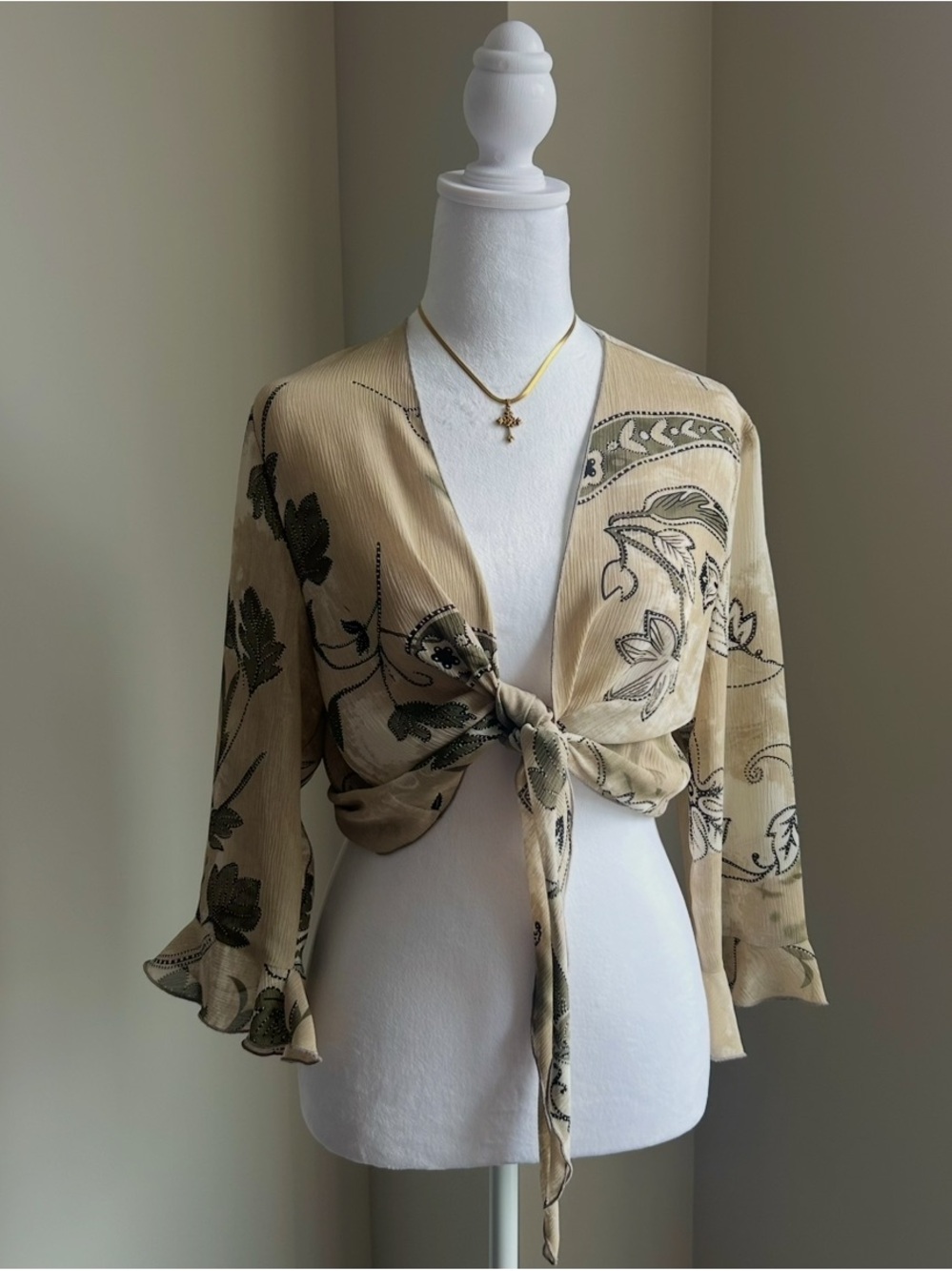 1990's Sem-Sheer 1/4 Flare Sleeve Tie Front Top